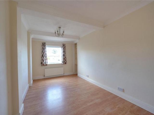 4 bedroom semi detached house to rent