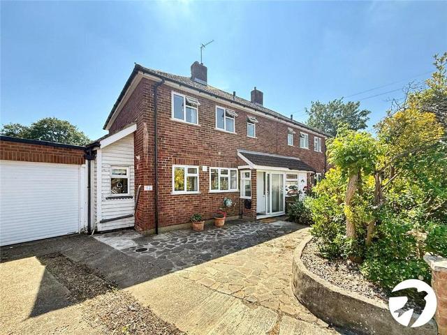 4 bedroom semi detached house to rent