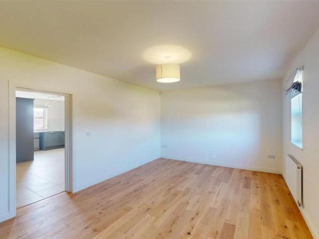 4 bedroom semi detached house to rent