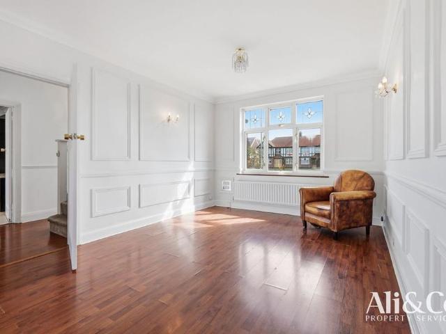 4 bedroom semi detached house to rent