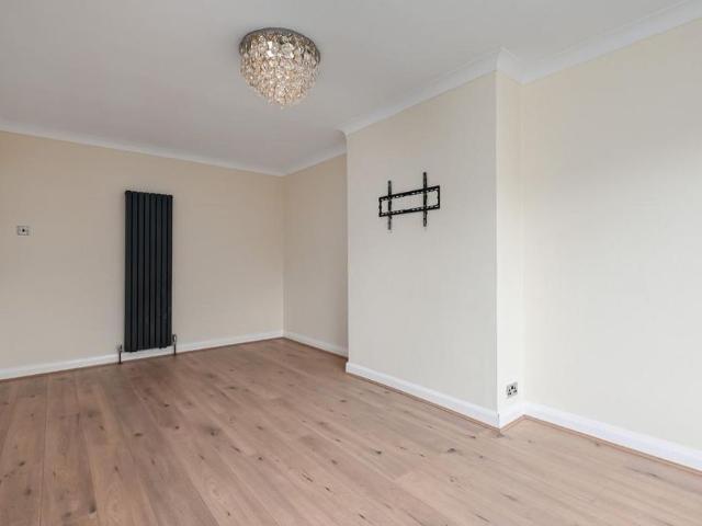 4 bedroom semi detached house to rent