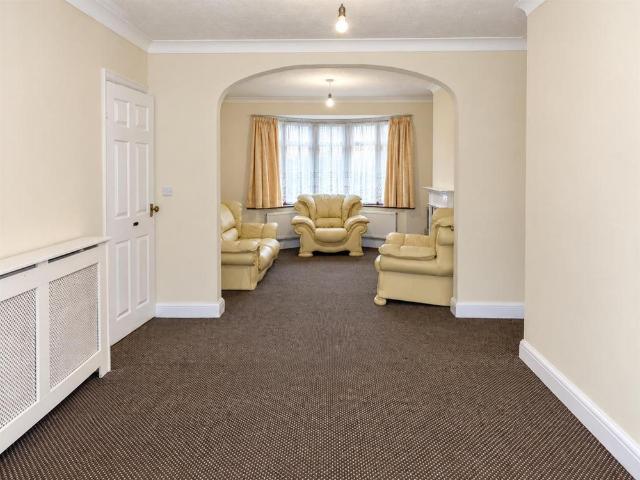 4 bedroom semi detached house to rent