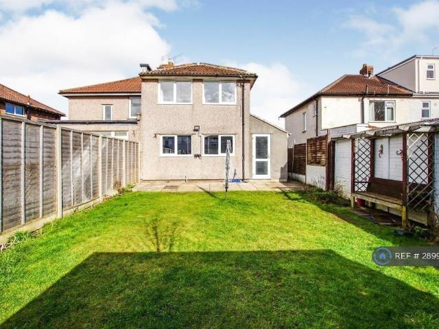4 bedroom semi detached house to rent