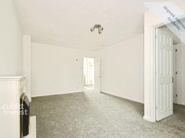 4 bedroom semi detached house to rent