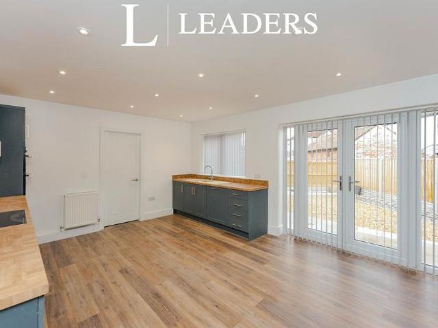 4 bedroom semi detached house to rent