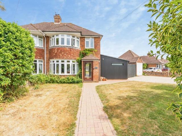 4 bedroom semi detached house to rent