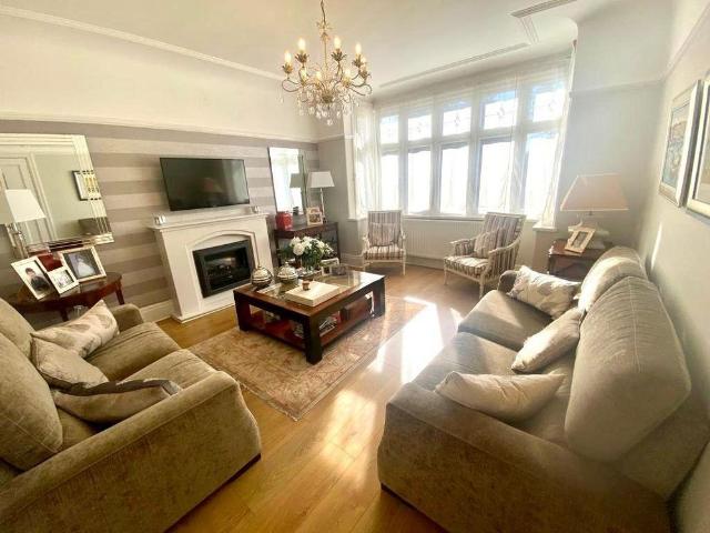 4 bedroom semi detached house to rent