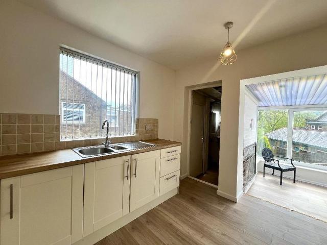 4 bedroom semi detached house to rent