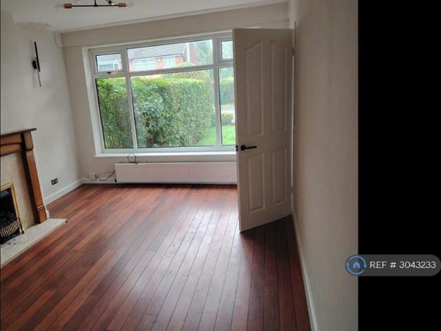 4 bedroom semi detached house to rent