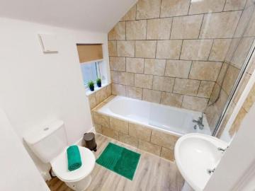 4 bedroom semi detached house to rent