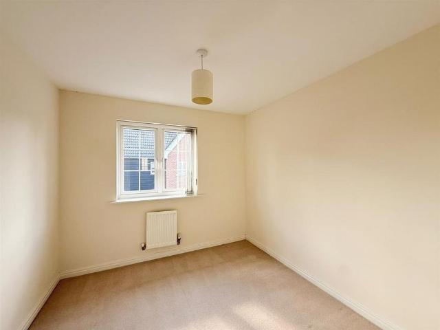 4 bedroom semi detached house to rent