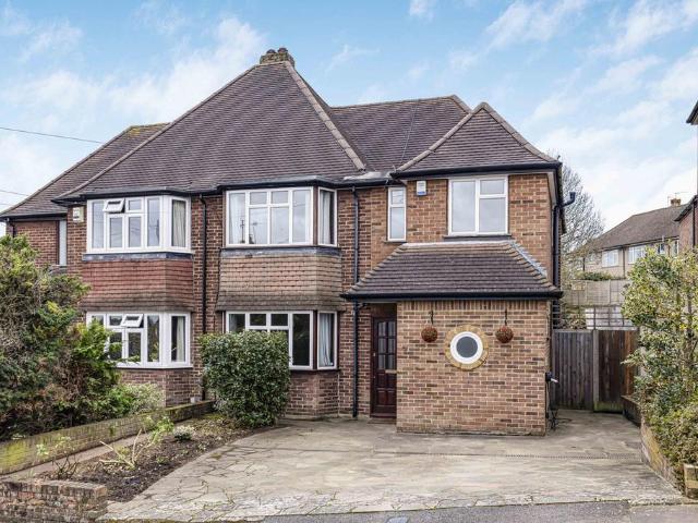 4 bedroom semi detached house to rent