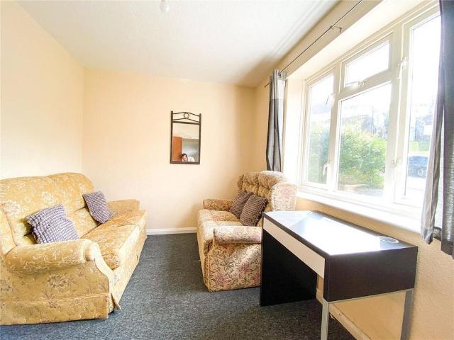 4 bedroom semi detached house to rent
