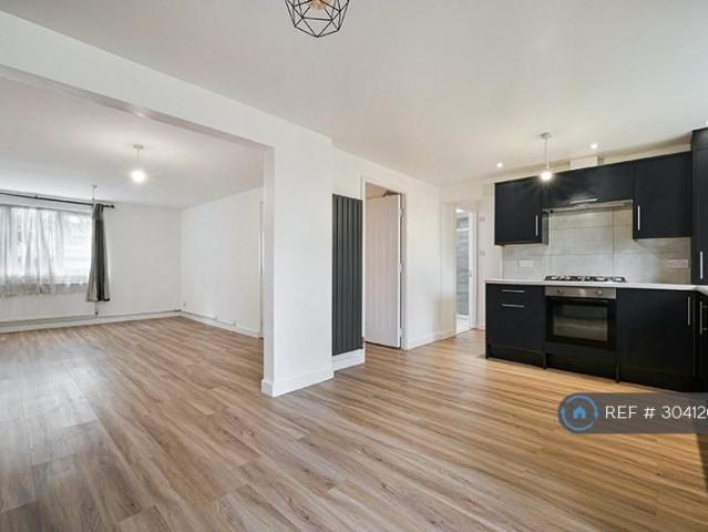 4 bedroom semi detached house to rent