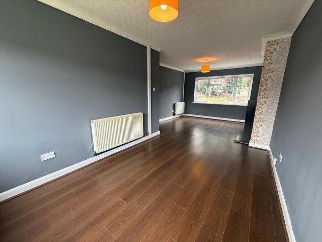 4 bedroom semi detached house to rent