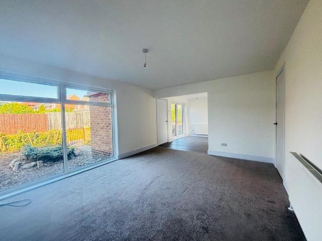 4 bedroom semi detached house to rent