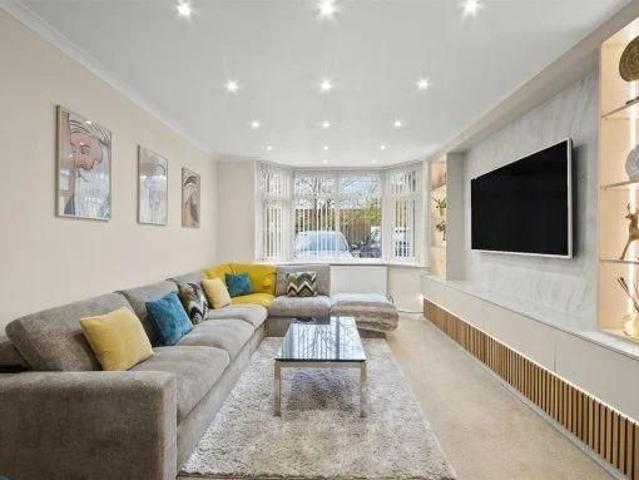 4 bedroom semi detached house to rent