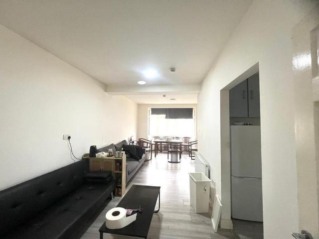 4 bedroom semi detached house to rent