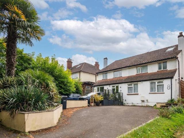 4 bedroom semi detached house to rent