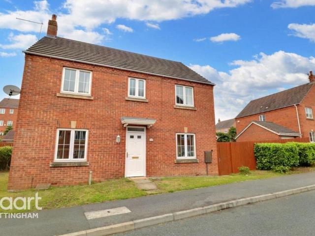 4 bedroom semi detached house to rent