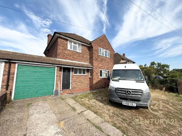4 bedroom semi detached house to rent