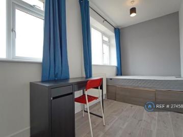 4 bedroom semi detached house to rent