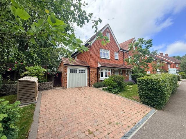 4 bedroom semi detached house to rent