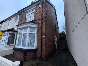 4 bedroom semi detached house to rent