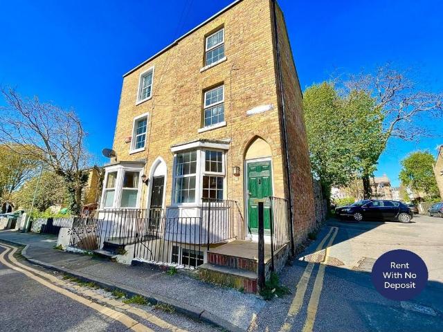 4 bedroom semi detached house to rent