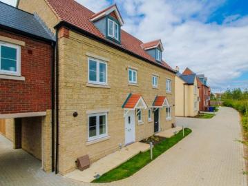 4 bedroom semi detached house to rent