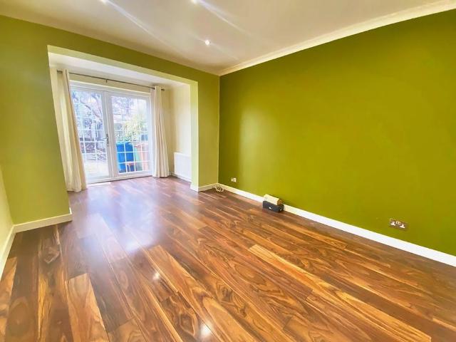 4 bedroom semi detached house to rent