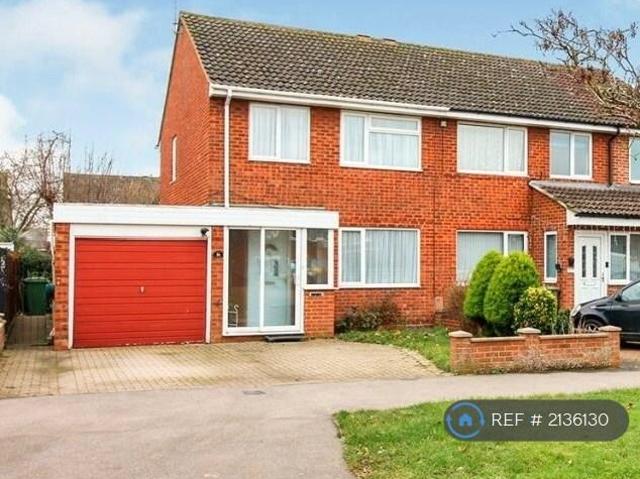 4 bedroom semi detached house to rent