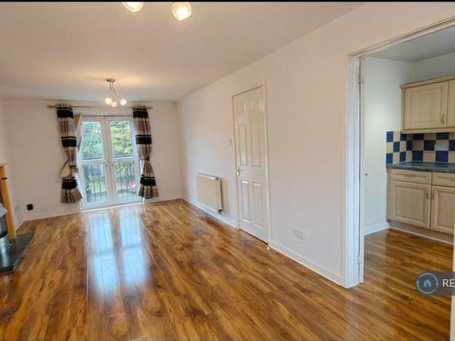4 bedroom semi detached house to rent