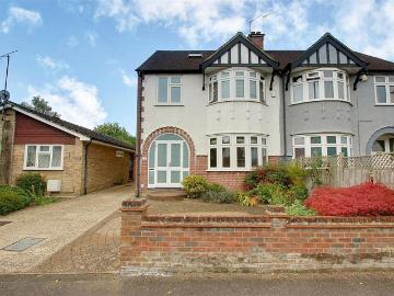 4 bedroom semi detached house to rent