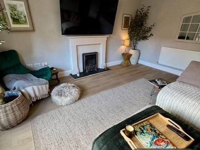 4 bedroom semi detached house to rent
