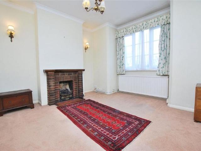 4 bedroom semi detached house to rent