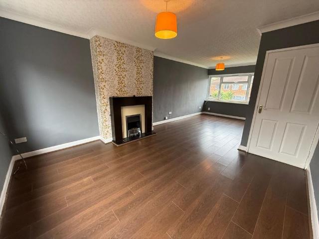 4 bedroom semi detached house to rent
