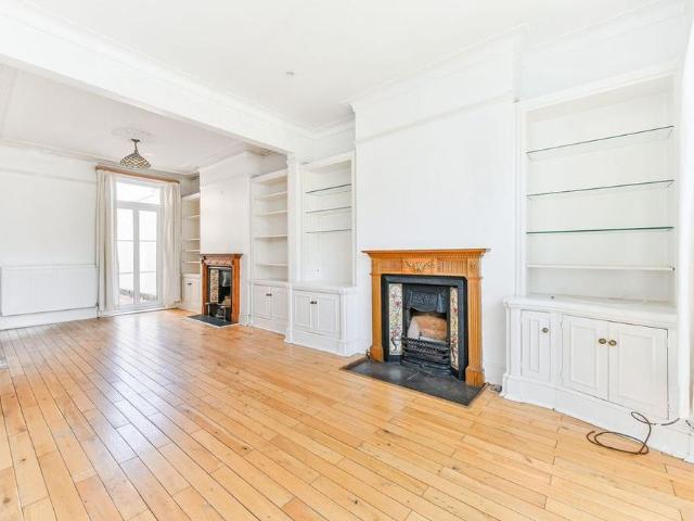 4 bedroom semi detached house to rent