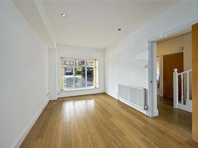 4 bedroom semi detached house to rent