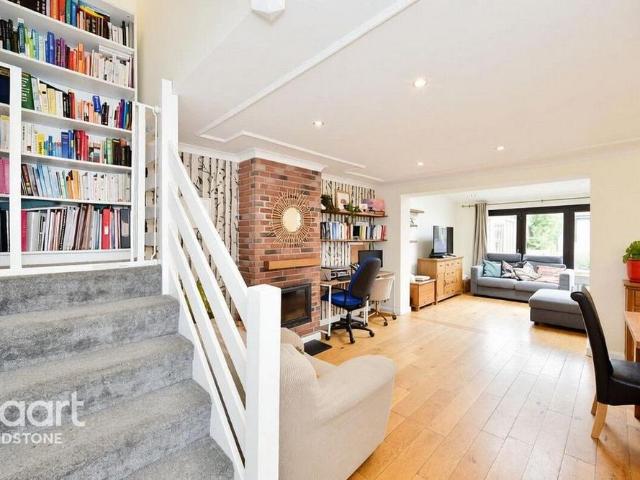 4 bedroom semi detached house to rent