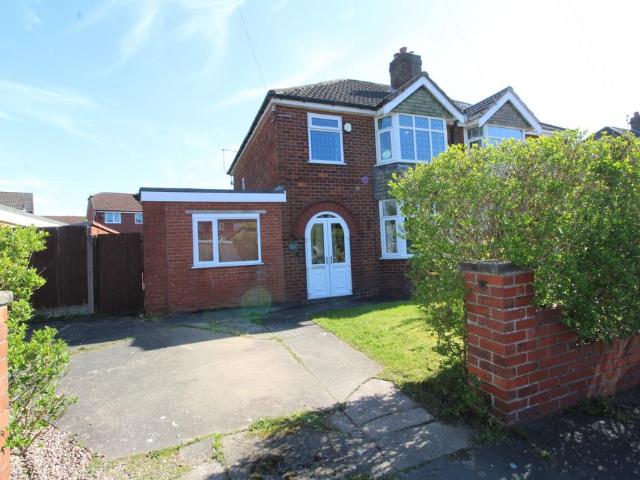 4 bedroom semi detached house to rent