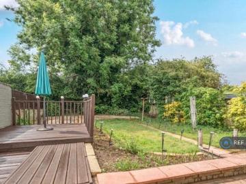 5 bedroom semi detached house to rent