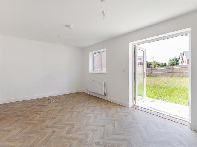 4 bedroom semi detached house to rent