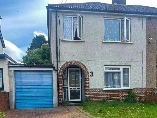 4 bedroom semi detached house to rent