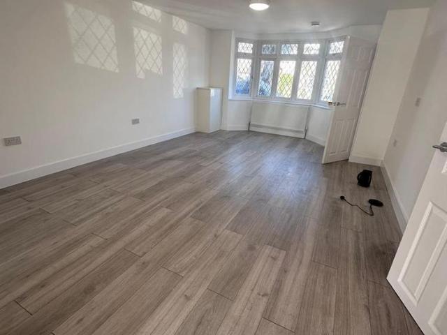 4 bedroom semi detached house to rent