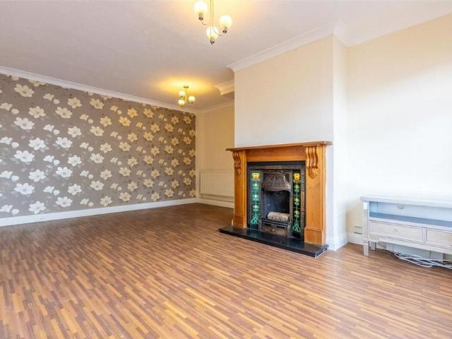 4 bedroom semi detached house to rent