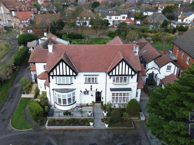 4 bedroom semi detached house to rent