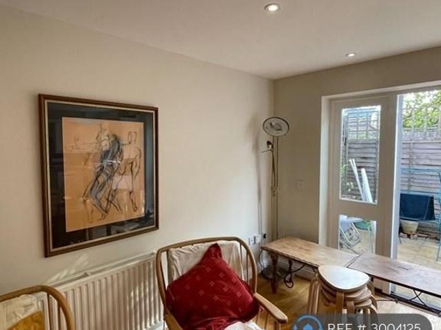 4 bedroom semi detached house to rent