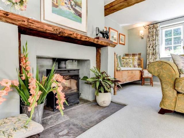 4 bedroom semi detached house to rent