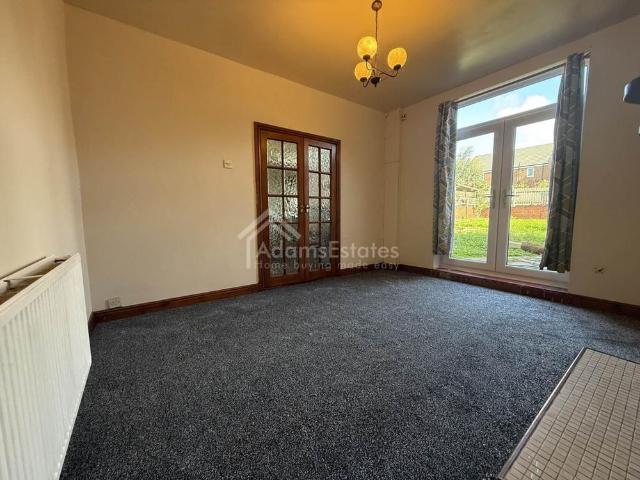 4 bedroom semi detached house to rent